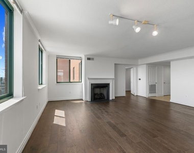 414 Water Street - Photo Thumbnail 8
