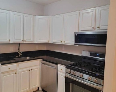 1317 Hollins Street - Photo Thumbnail 6