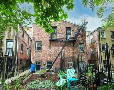 1317 Hollins Street - Photo Thumbnail 9