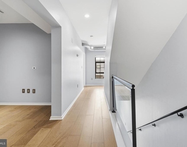 1200 Steuart Street - Photo Thumbnail 22
