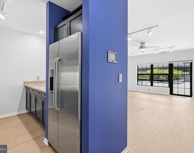 1200 Steuart Street - Photo Thumbnail 3