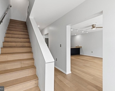 1200 Steuart Street - Photo Thumbnail 20