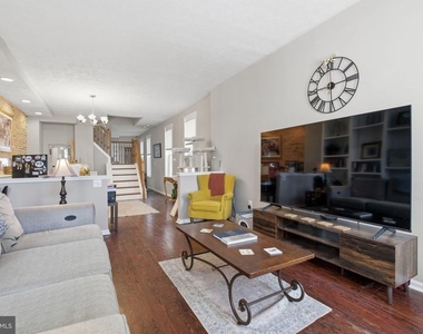 116 W Clement Street - Photo Thumbnail 5