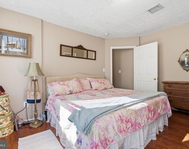 116 W Clement Street - Photo Thumbnail 17