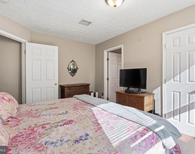 116 W Clement Street - Photo Thumbnail 18