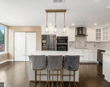 2419 Boston Street - Photo Thumbnail 12