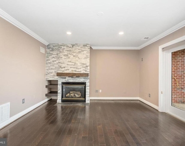 2419 Boston Street - Photo Thumbnail 3