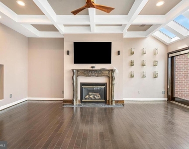 2419 Boston Street - Photo Thumbnail 8