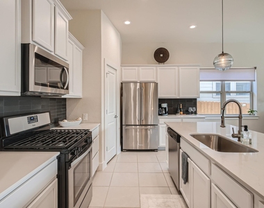 8005 Beacon Knob Way - Photo Thumbnail 4