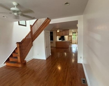 315 E 29th Street - Photo Thumbnail 5
