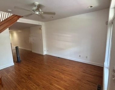 315 E 29th Street - Photo Thumbnail 4