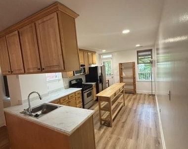 315 E 29th Street - Photo Thumbnail 11