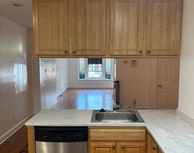 315 E 29th Street - Photo Thumbnail 9