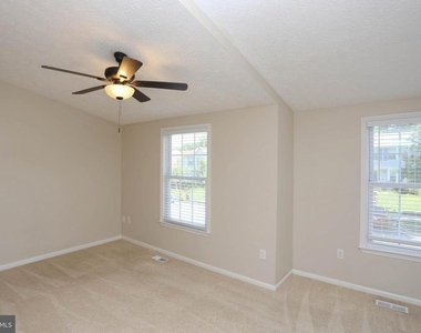 781 Willowby Run - Photo Thumbnail 18