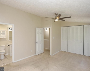 781 Willowby Run - Photo Thumbnail 17
