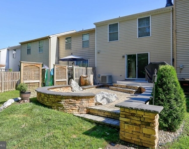 781 Willowby Run - Photo Thumbnail 3