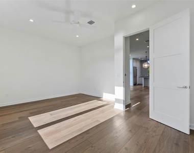 2518 Sutherland St - Photo Thumbnail 14