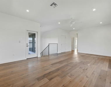 2518 Sutherland St - Photo Thumbnail 19