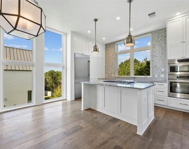 2518 Sutherland St - Photo Thumbnail 8