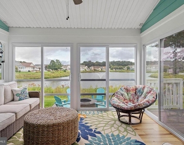 298 Lakeside Drive - Photo Thumbnail 5