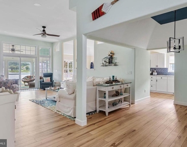298 Lakeside Drive - Photo Thumbnail 2