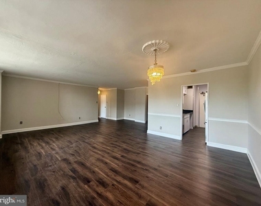 1301 N Harrison Street - Photo Thumbnail 6