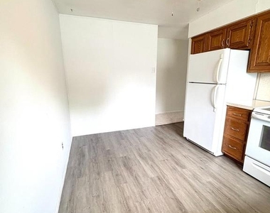 11 Sheldrake Road - Photo Thumbnail 9