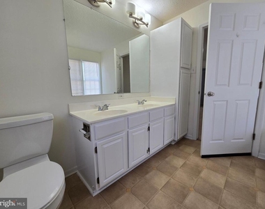 23 Lordship Lane - Photo Thumbnail 32