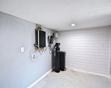 2902 Katy St - Photo Thumbnail 8