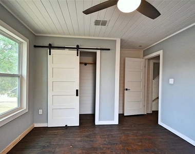 2902 Katy St - Photo Thumbnail 6
