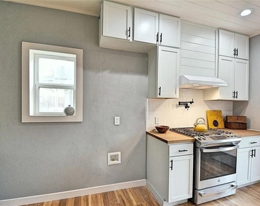 2902 Katy St - Photo Thumbnail 4