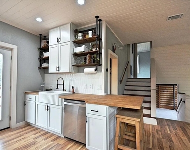 2902 Katy St - Photo Thumbnail 3