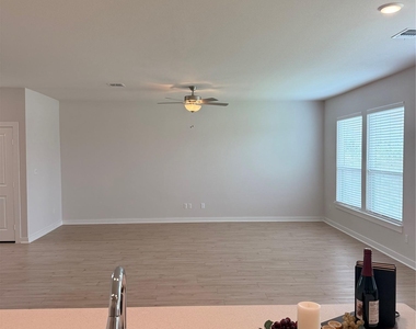 83 Hereford Loop - Photo Thumbnail 3