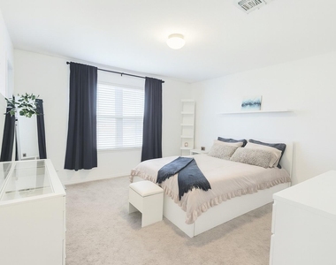 242 Zuma Dr - Photo Thumbnail 7