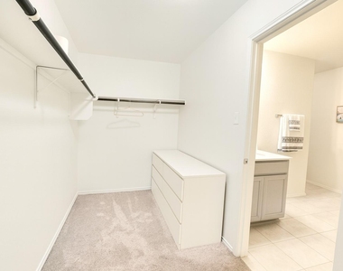 242 Zuma Dr - Photo Thumbnail 9
