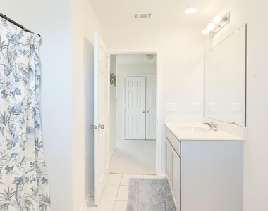 242 Zuma Dr - Photo Thumbnail 12