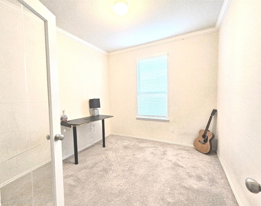 242 Zuma Dr - Photo Thumbnail 13