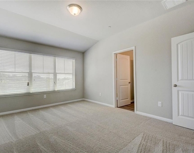 516 E Slaughter Ln - Photo Thumbnail 14