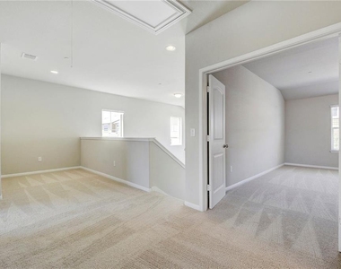 516 E Slaughter Ln - Photo Thumbnail 10