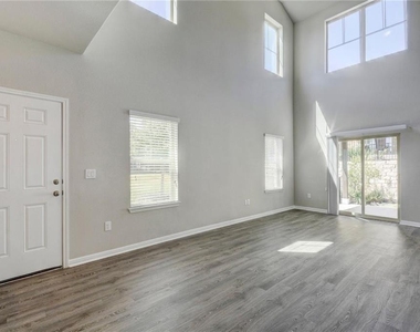 516 E Slaughter Ln - Photo Thumbnail 1