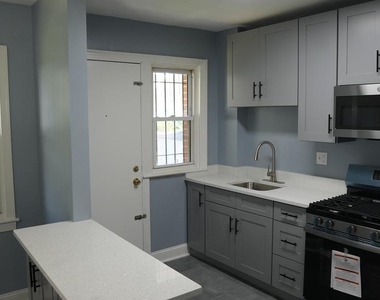 4623 Jay Street Ne - Photo Thumbnail 7
