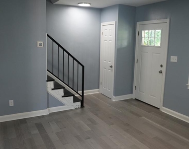 4623 Jay Street Ne - Photo Thumbnail 13