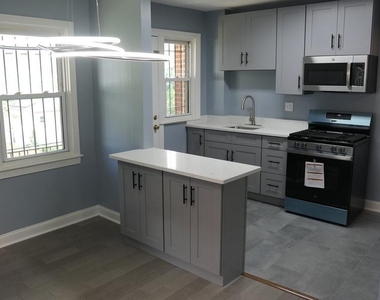 4623 Jay Street Ne - Photo Thumbnail 6