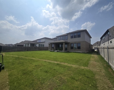 124 Ribera Dr - Photo Thumbnail 33
