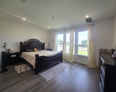 124 Ribera Dr - Photo Thumbnail 13