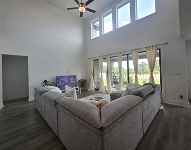 124 Ribera Dr - Photo Thumbnail 8