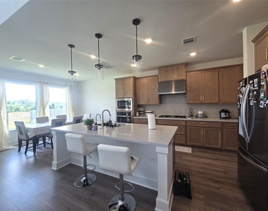124 Ribera Dr - Photo Thumbnail 10