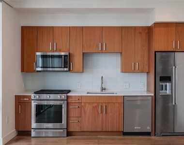 222 West Ave - Photo Thumbnail 5