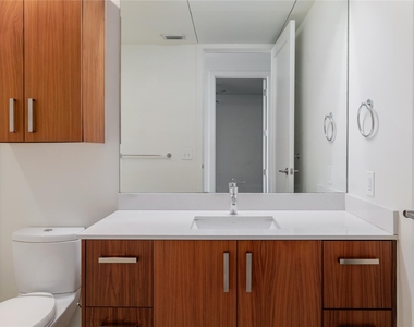 222 West Ave - Photo Thumbnail 7
