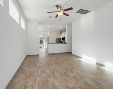 2800 Joe Dimaggio Blvd - Photo Thumbnail 2
